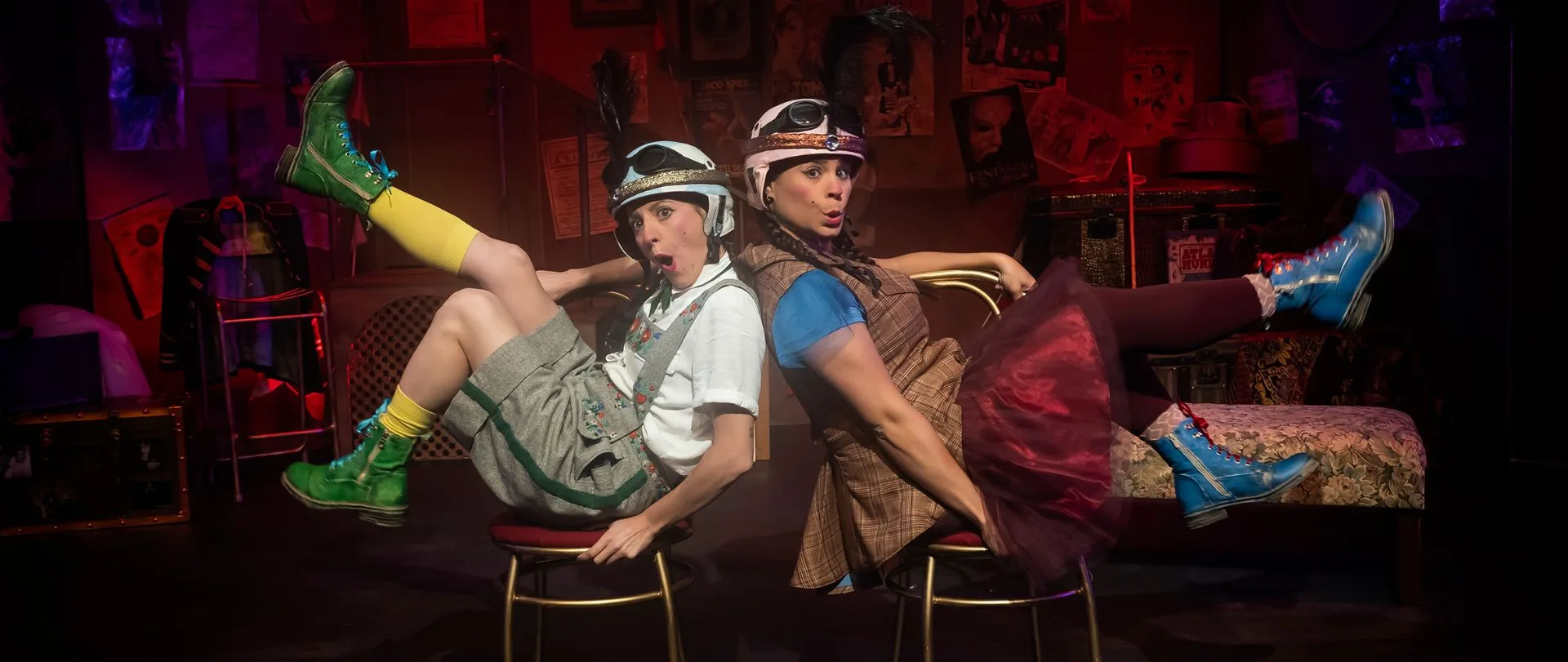 PERDIDAS POR EL TEATRO